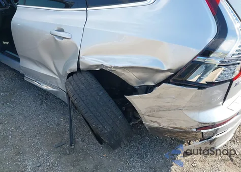 2020 Volvo Xc60 T5 Inscription z USA, uszkodzony, nr VIN YV4102RL6L1610073